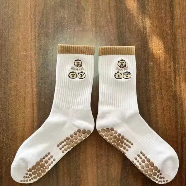 Chinese Manufacturer Custom Service Unisex Happy Socks Sport Style