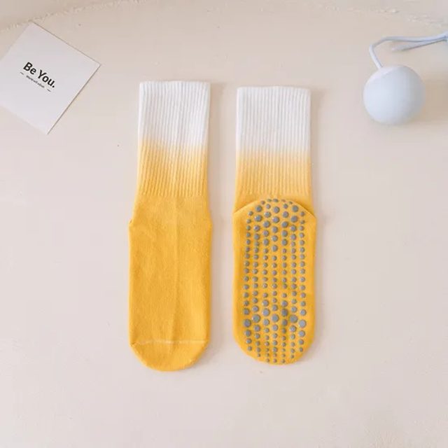 Customized Cross Border Summer Gradient Yoga Women′s Socks Glue Point Anti Slip Sports Socks Women′s Pilates Fitness Medium Tube Socks