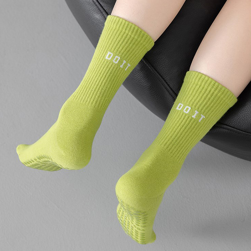 new arrival pcs Cotton Breathable Mid-calf Yoga Socks Solid Color Striped Anti-slip Sports Socks Pilates Socks Dance Fitness 