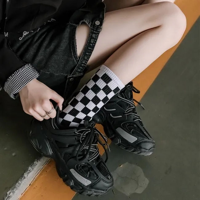 Wholesale Custom Logo Polyester Cotton Sports Girl Women Compression Socks