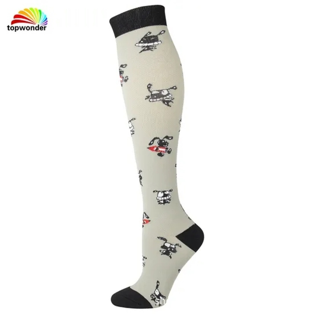 Customize and Wholesale All Sorts of Compression Sports Nurse Medical Sock in Many Designs at Low Prices