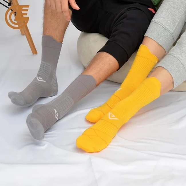 Qlm-293-6 Sports Brand OEM Factory Design Soft Socks for Men Compression Sock