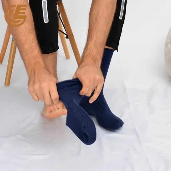 Qlm-329-13 Custom Logo Breathable Sweat-Wicking Compression Socks for Men
