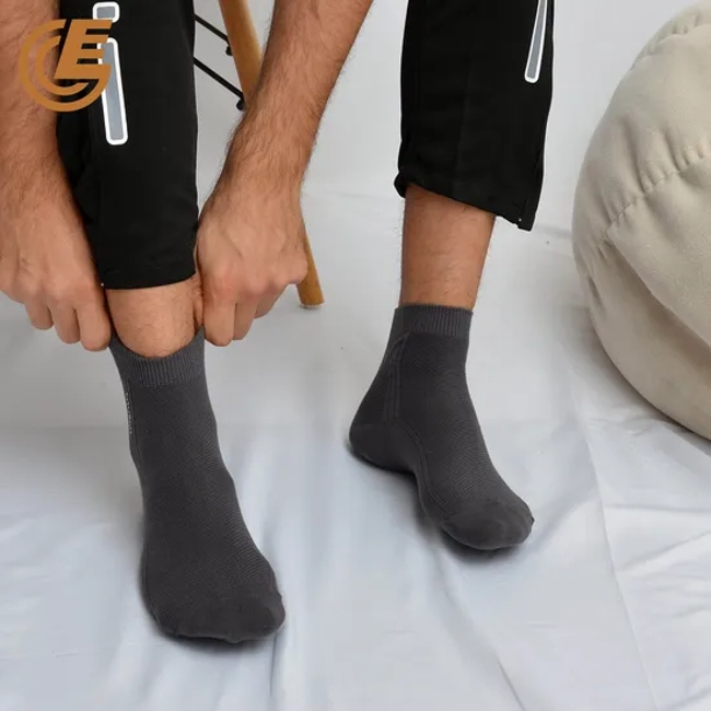 High Quality Breathable Scooter Compression MID-Tube Men′s Socks