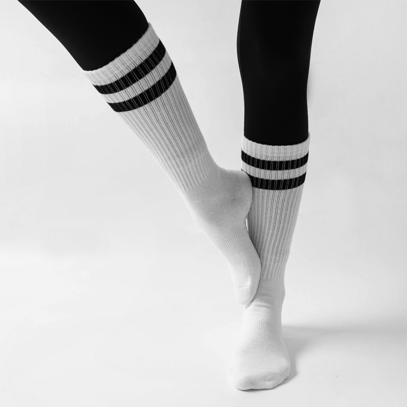 Sale Ladies' Mid-tube Bottom Non-slip Yoga Socks Women Professional Fitness Pilates Indoor Floor Dance Socks for Gymnastic 