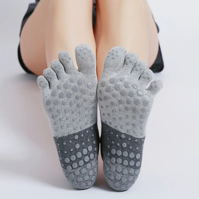 Strategic Supplier High Quality Yoga Socks Five Finger Sports Points Indoor Glue Non-slip Bodhichita Gym Indoor Floor Socks 