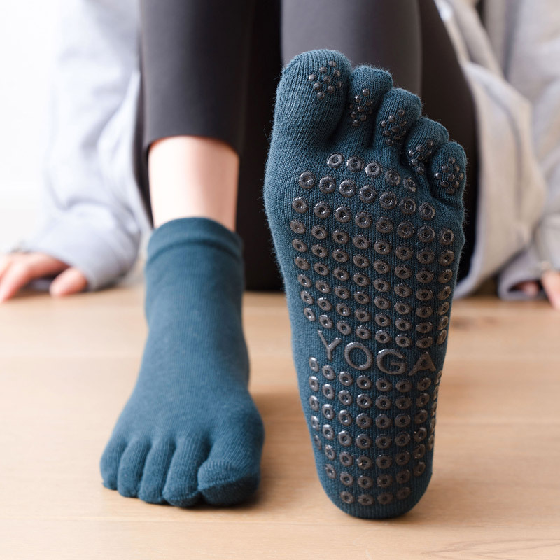 Cost-effective Mesh breathable Socks Quick drying Anti slip Children Sweat absorbing Shock-absorbing floor adult yoga sports 