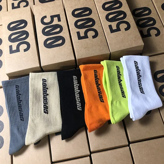 Wholesale Custom Cotton Fashion Grip Dress Sports Socks Embroidery Design Sock with Logo