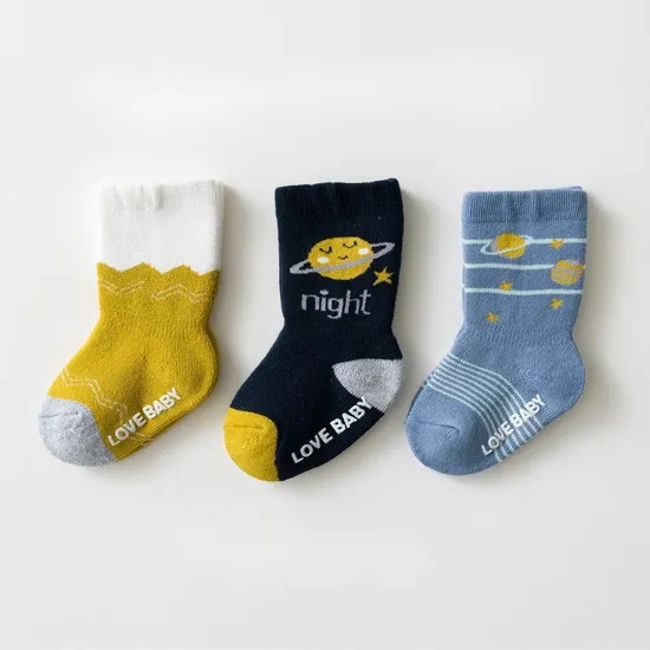 Customized Wholeseller Infant Kids Baby Autumn Winter Cotton Towelling Terry Anti Slip Jacquard Branded Crew Stocking Socks