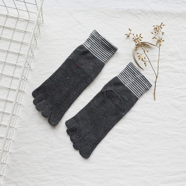 Yiwu trade market wholesale sock Fashionable bamboo socks cotton toe colored heeland toes heel and