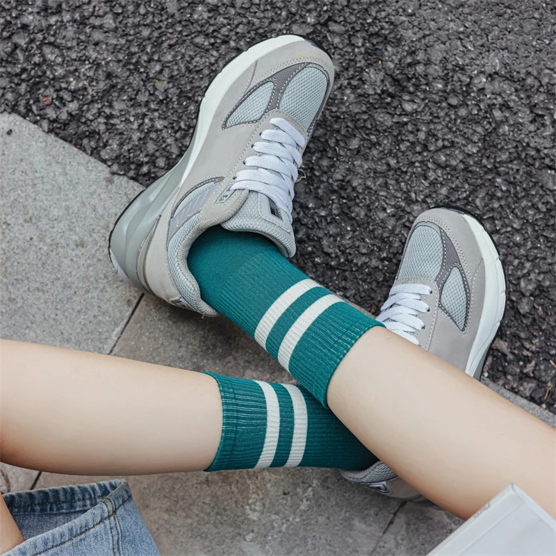 Price Reduction women Socks Fashion Autumn New Novelty Candy Color Sports Crew Socks For Girls Preppy Style Striped Socks 