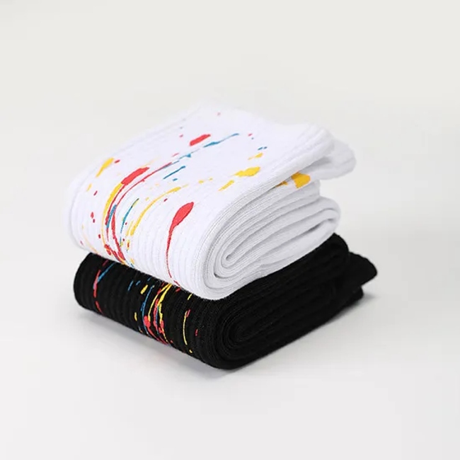 Ins Artistic Style Cotton Sweat-Absorbent Colorful Graffiti Hip-Hop Designer Basketball Team Premium Crew Men′s Sport Socks