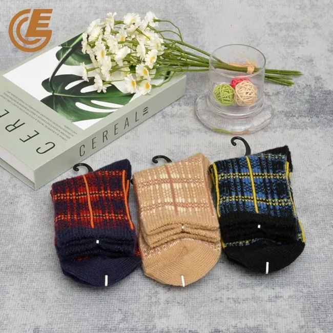 Wholesale High-End Cotton Trendy Men′s Crew Socks Manufacturer