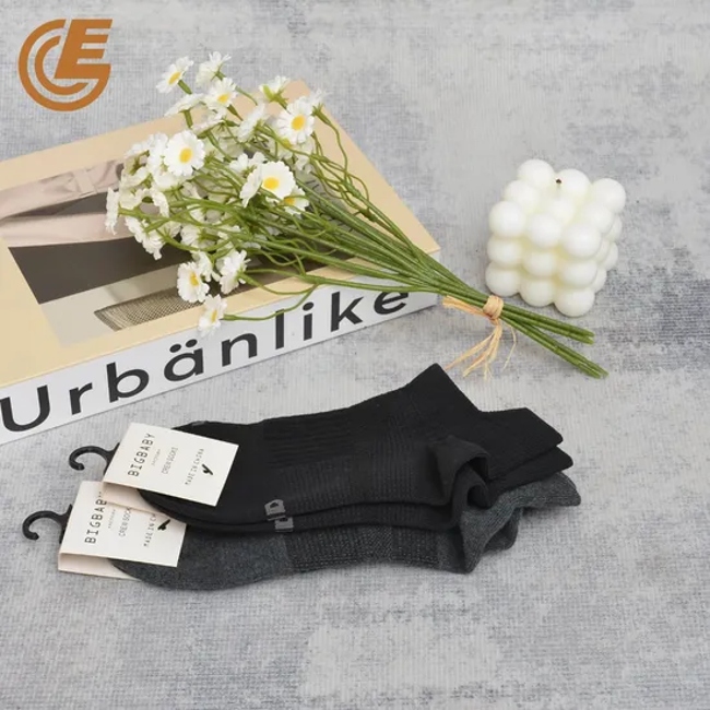 Qlm-77-3 Soft Breathable Cotton Stripe Anti Bacterial Men Casual Crew Socks