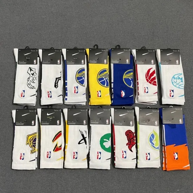 OEM Classic Athletic Elite Embroidery Socks Custom Thickened Premium Terry Crew Socks Men Basketball Team Training Sport Socks
