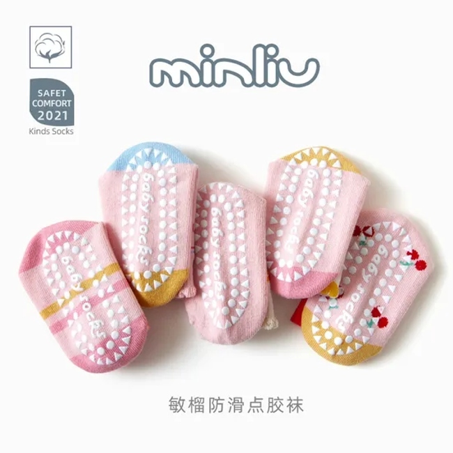 Wholesale Soccer Men Basketball Rugby Sports Crew Children Customized Logo Unisex Football Non Slip Grip Crew Cotton Baby Dispensing Socks