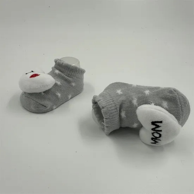 “ I Love Mom” Newborn Baby Indoor Non Slip Crawling Socks