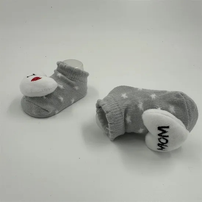 “ I Love Mom” Newborn Baby Indoor Non Slip Crawling Socks