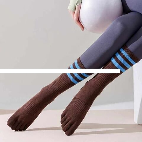 Factory stock long yoga socks non slip breathable high quality cotton dark five finger socks striped Pilates socks women