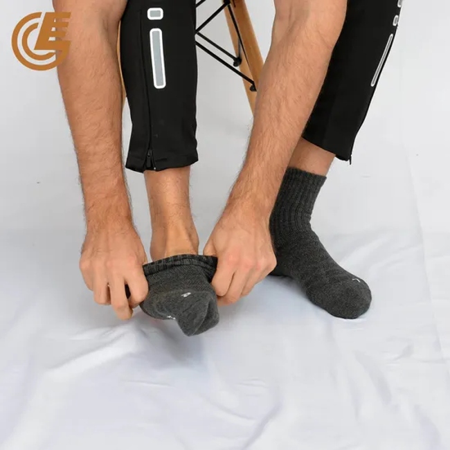 New Wholesale Solid Color Double Needle Men′s Socks Medium Tube Business Socks