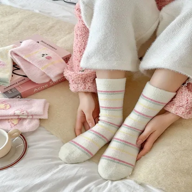 Winter Aussie Pink Socks Women′s MID-Calf Socks Thickened Padded Warm Cute Cartoon Winter Stacked Socks