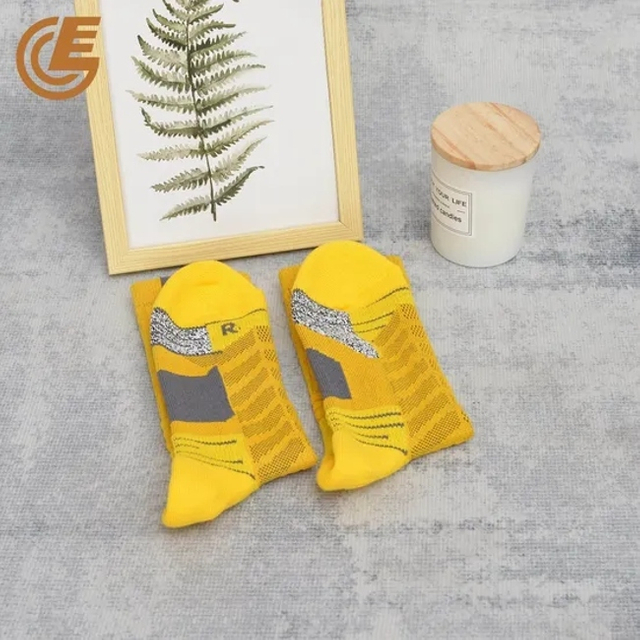 Compression Men′s Running Sports Sock Outdoor Hiking Crew Socks