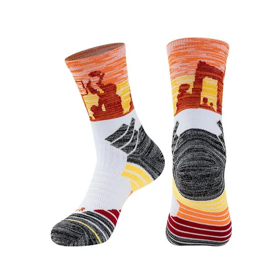 Wholesales Custom Logo Sports Grip Socks Performance Football Soccer Compression Socks with Non Slip Grip Socks for Men