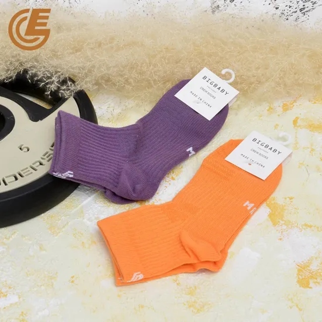 Qlm-146-6 Outdoor Sports Wear Compression Cotton Running Socks for Woman