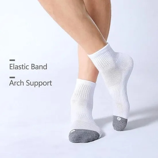 Men′s Sports Ankle Socks Cushioned Sports Socks with Air Mesh & Seamless Toe