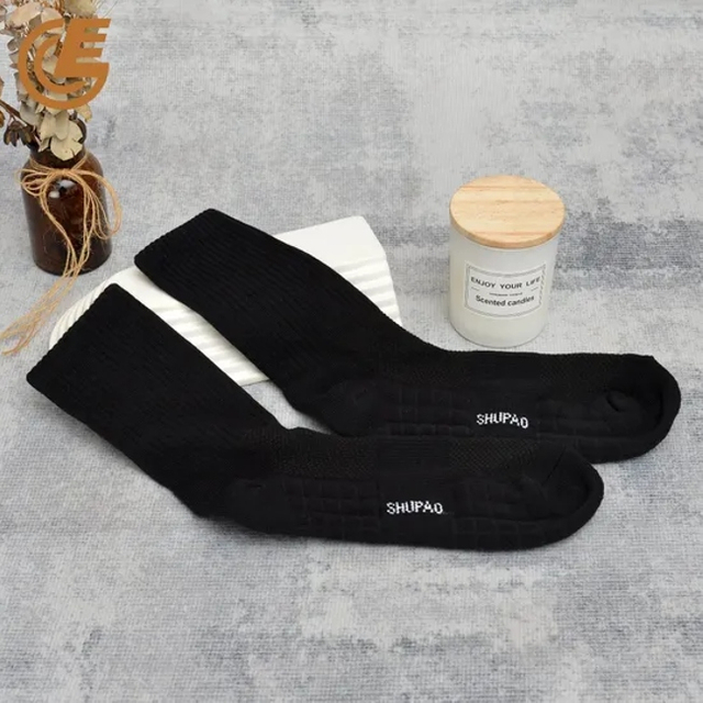 Wholesale Men′s Athletic Comfortable Cotton Sports Socks