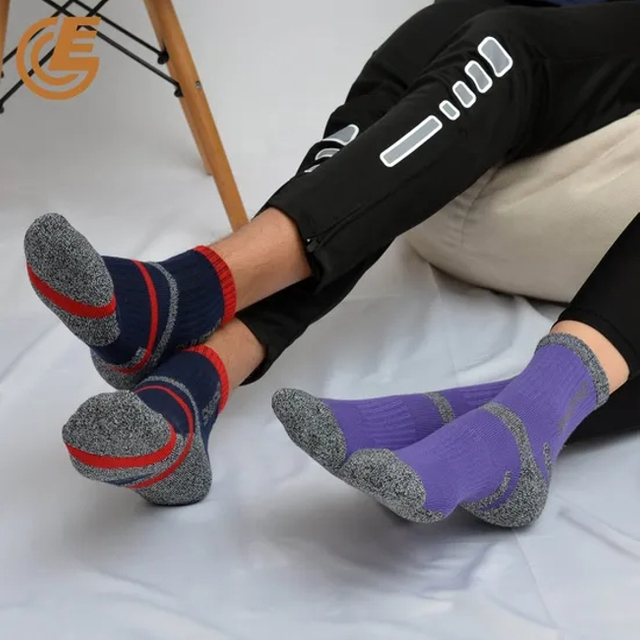 Wholesale Custom High Elasticity Breathable Sports Towel Bottom Compression Socks