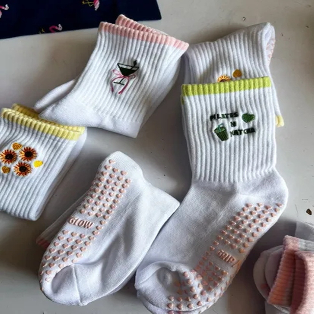 Sports Custom Logo Compression Non-Slip Football Soccer Gym Men Pilates Yoga Ruffle Women Grip Socks