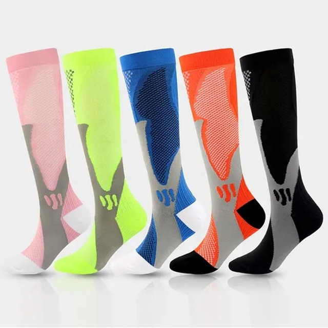 Custom 15-20 20-30mmhg Knee High Compress Socks Custom Logo New Design Fashion Colorful Compression Nurse Socks for Women
