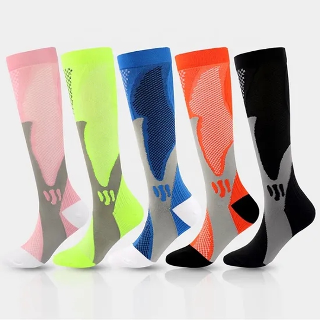 Custom 15-20 20-30mmhg Knee High Compress Socks Custom Logo New Design Fashion Colorful Compression Nurse Socks for Women