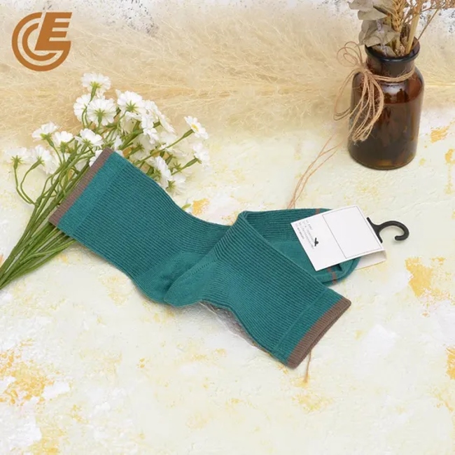 Qlm-325-11 Outdoor Quick Dry Breathable Cotton Compression Sports Socks