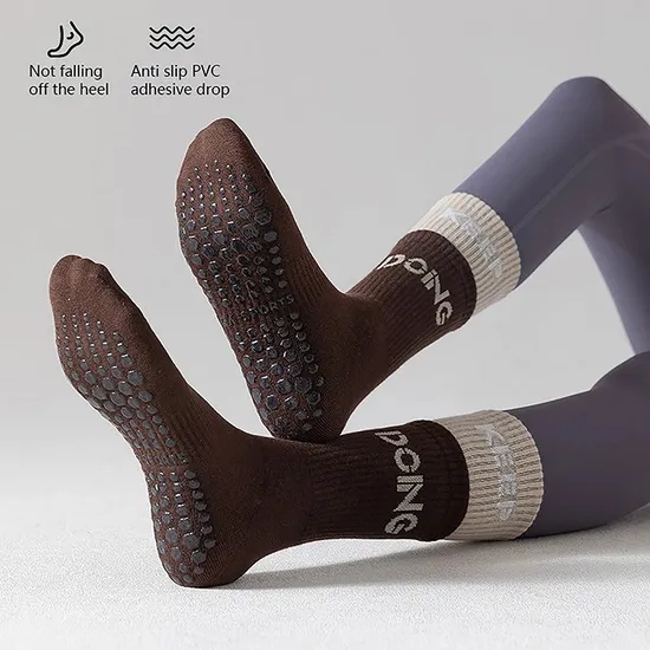 Wholesale Crew Anti-Slip Compression Yoga Pilates Design Logo Custom Sock Grip Cotton Sports Socks