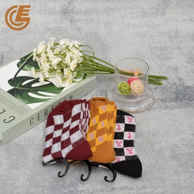 Qlm-101-9 Wholesale Bulk Breathable Sweat-Wicking Compression Women Crew Casual Socks