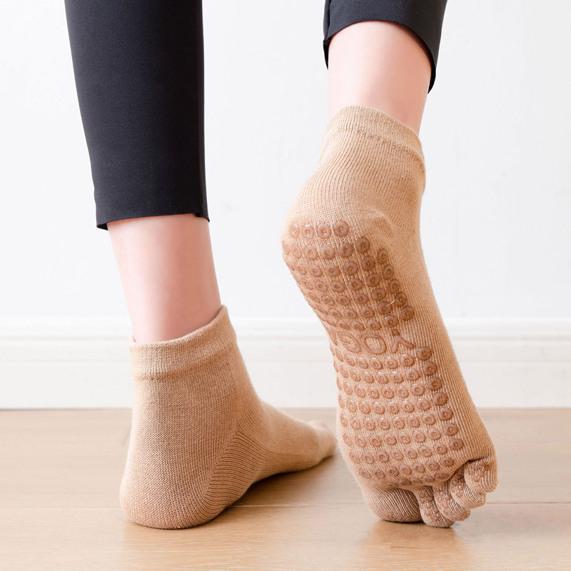 Reasonable Cost New Year Sports Socks Indoor Fitness Socks Pure Cotton All-Inclusive Five Finger Socks Non-Slip Dance Yoga 