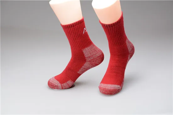Fashion Sport Socks Stripe Hot Sales Cotton Socks Men Custom Design Logos