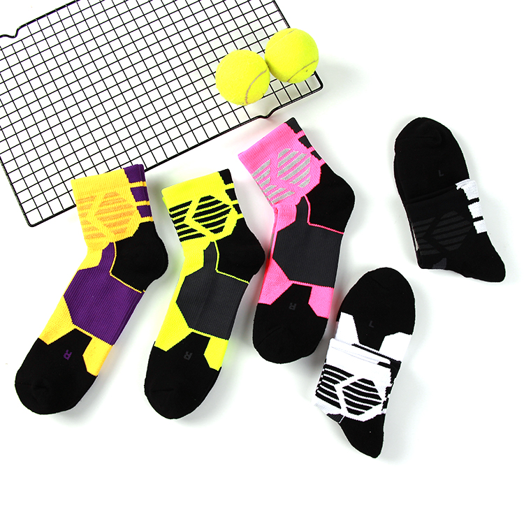 Custom-made Wholesale Design Cloud Socks women sports sock sport