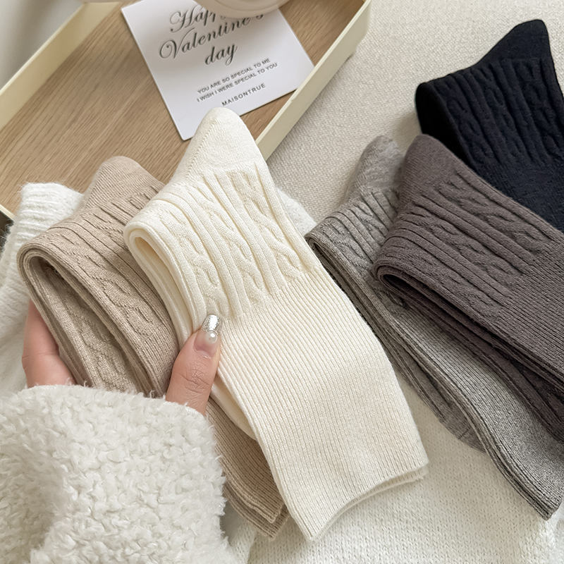 e-commerce ready New women Socks Autumn Fashion Style Ladies Loose Socks School Basic Solid Color Casual Simple Girls Crew 