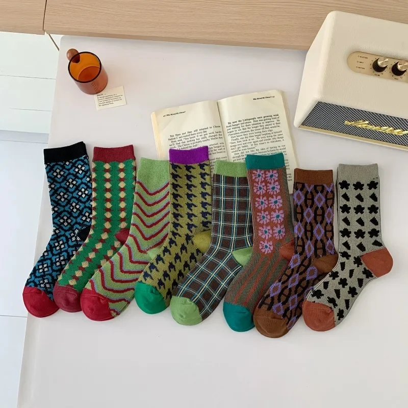 Design Your Own Autumn Winter women Socks Cotton Knitting Fashion Girls Elastic High Long Socks Harajuku Retro Vintage Crew 