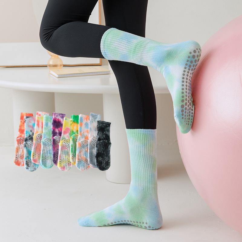 cost-effective Non Slip Yoga Socks for Women Colorful Gradient Ladies Indoor Dance Floor Socks Mid tube Cotton Pilates Yoga