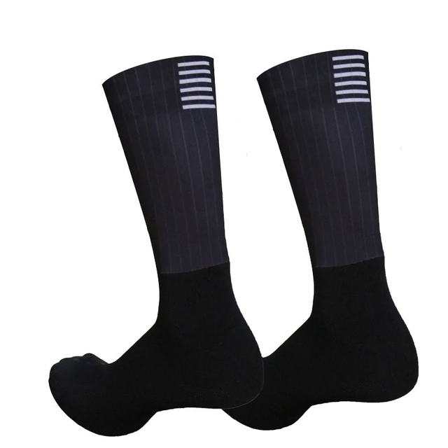 new arrival ROAD TO SKY Sport Socks Breathable MTB Road Cycling Socks High Elastic Shock Absorbing A Bike
