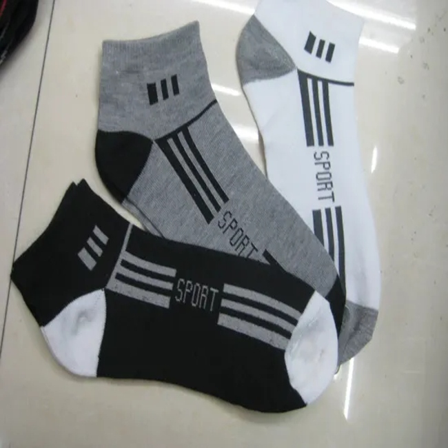 New Nice Designs of Men Socks Football Socks Men Training Stocking MID-Tube Non-Slip Leggings Football Non Slip Grip Crew Cotton Socks