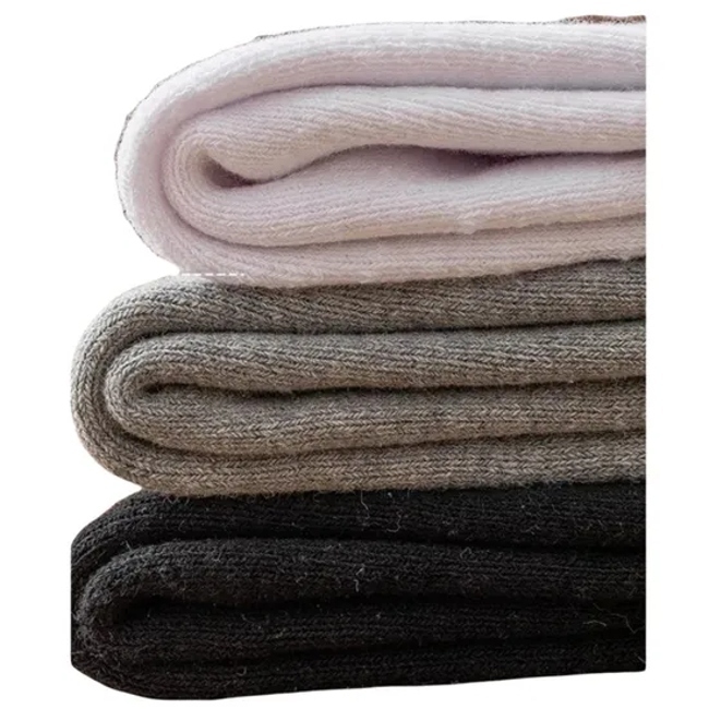 Men′s Sweat-Absorbing MID-Tube Sock Footwear Cotton Polyeter Custom Socks