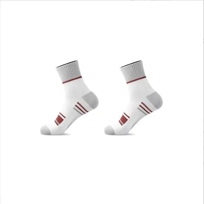 Men′s Colorful Striped Crew Socks for Autumn and Winter