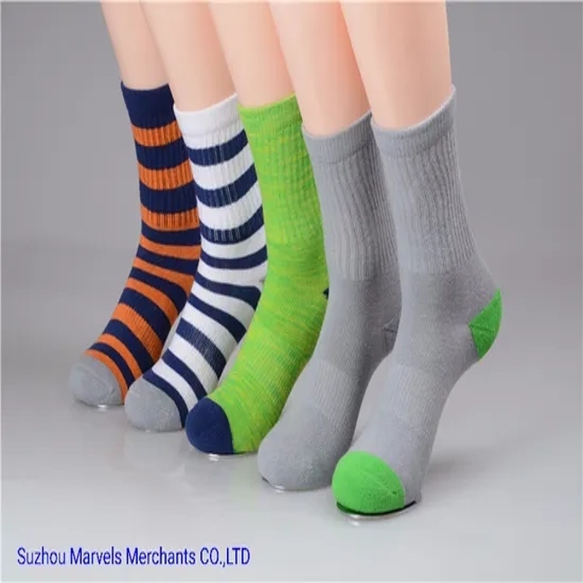Stylish Jacquard Men′s Cotton Crew Socks for Everyday Wear