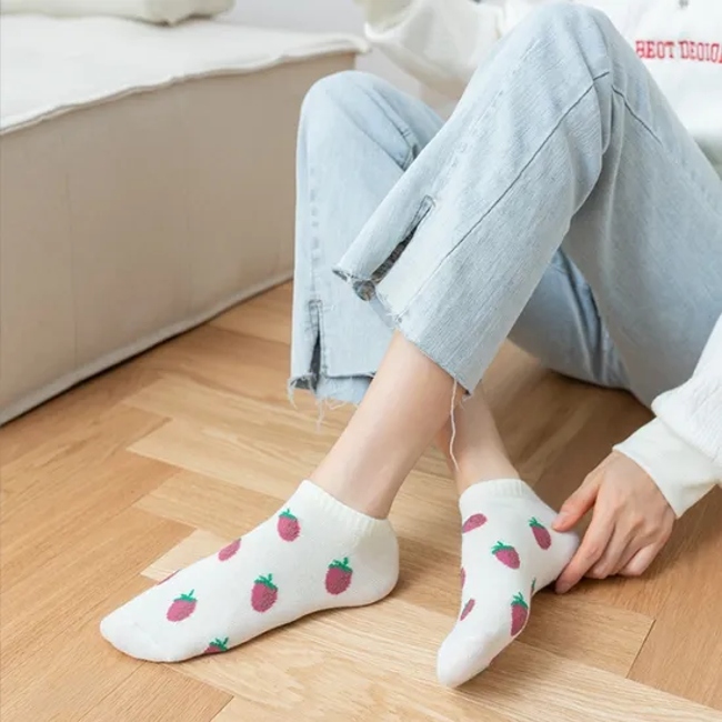 Cute Fruit Strawberry Striped Plaid Girl′s Crew Socks