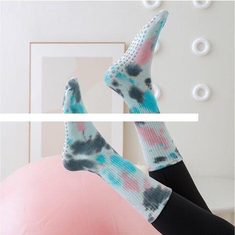 Custom logo premium cotton anti slip Tie Dye grip pilates socks women indoor fitness silicone non slip yoga socks
